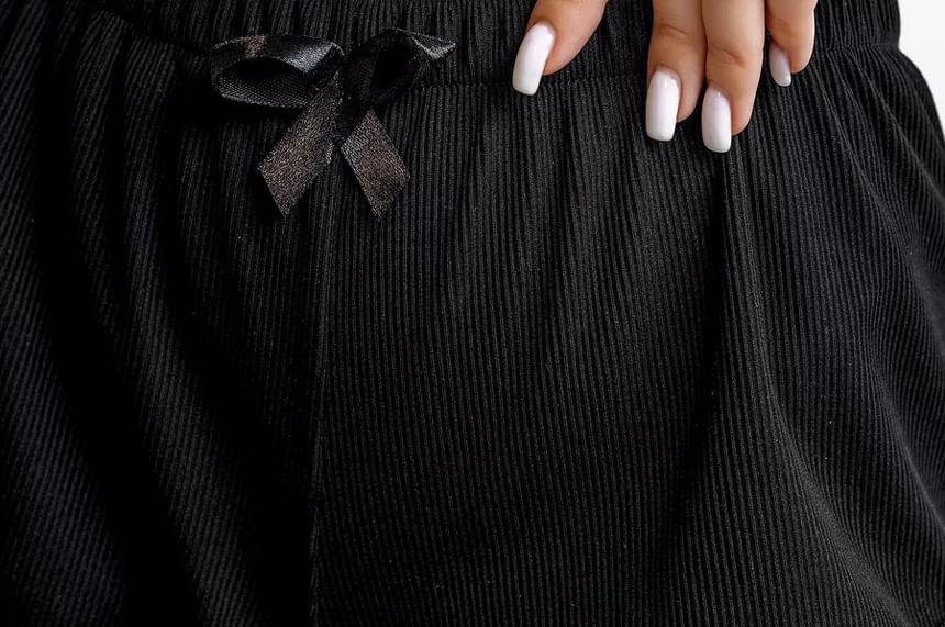 Set: Lace-Trim Ribbed Camisole Top + High Waist Shorts