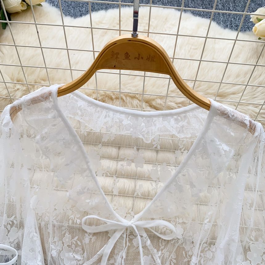Puff-Sleeve V-Neck Lace Crop Top