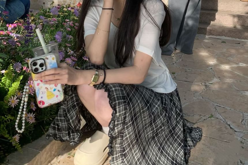 Short-Sleeve Crew Neck Plain T-Shirt / High Waist Plaid Asymmetrical Mini A-Line Skirt