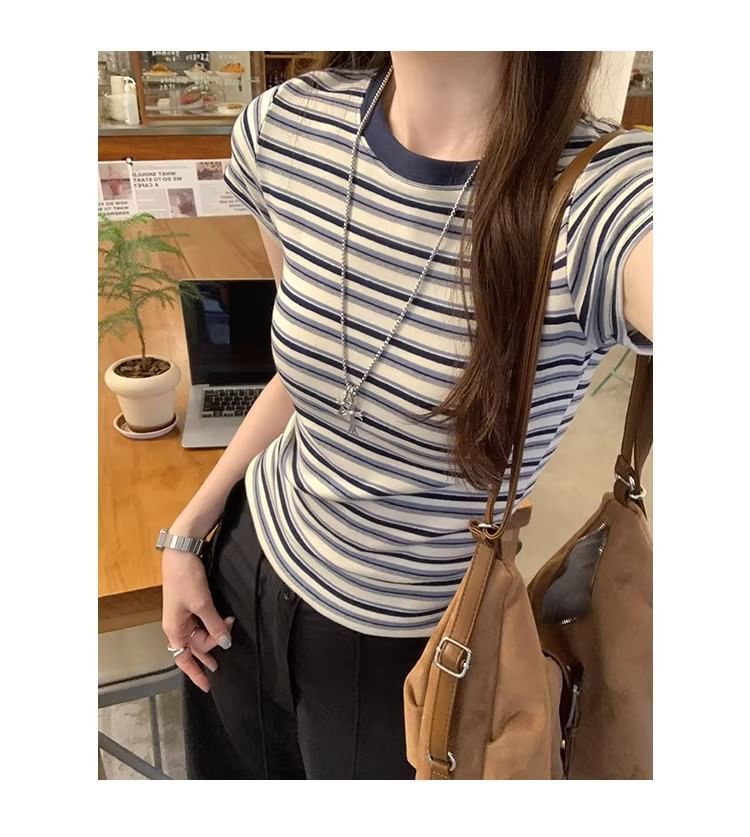 Crew-Neck Striped Short-Sleeve Fitted Tee