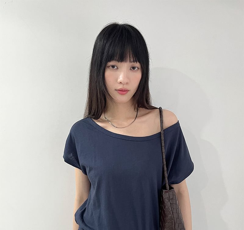 Short-Sleeve Round Neck Off Shoulder Plain T-Shirt