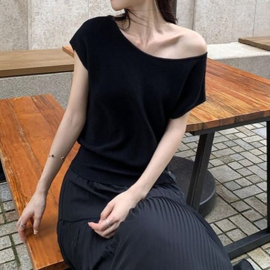 One Shoulder Ruched Knit Top
