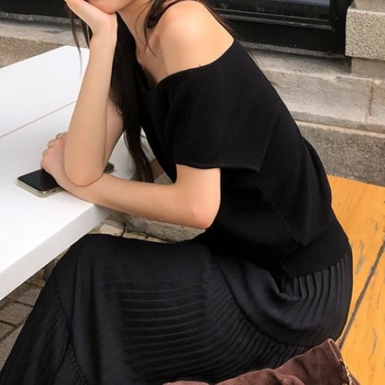 One Shoulder Ruched Knit Top