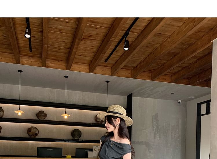 Off-Shoulder Short Sleeve Solid Cropped Blouse