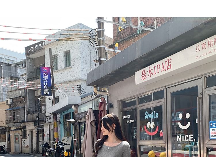 Boatneck Elbow Sleeve Solid Knit Shirt