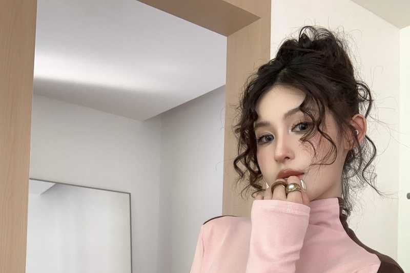 Turtleneck Long Sleeve Two Tone Slim Tee