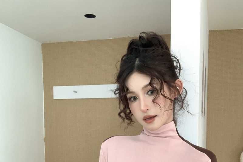 Turtleneck Long Sleeve Two Tone Slim Tee