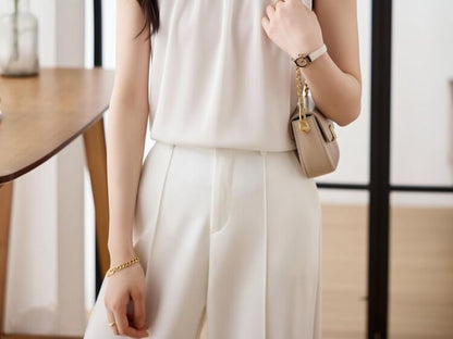 Sleeveless Crewneck Basic Blouse