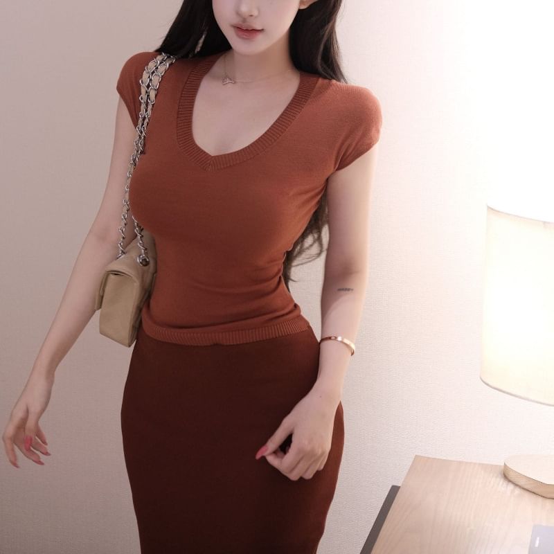 Ribbed Trim Scoop Neck Cap Sleeve Knit Top