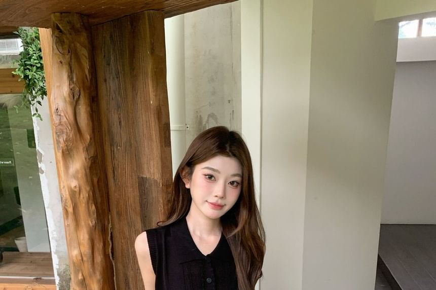 Sleeveless Collared Knit Top / Mini A-Line Skirt