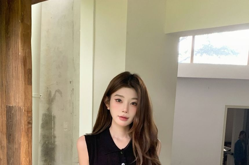 Sleeveless Collared Knit Top / Mini A-Line Skirt