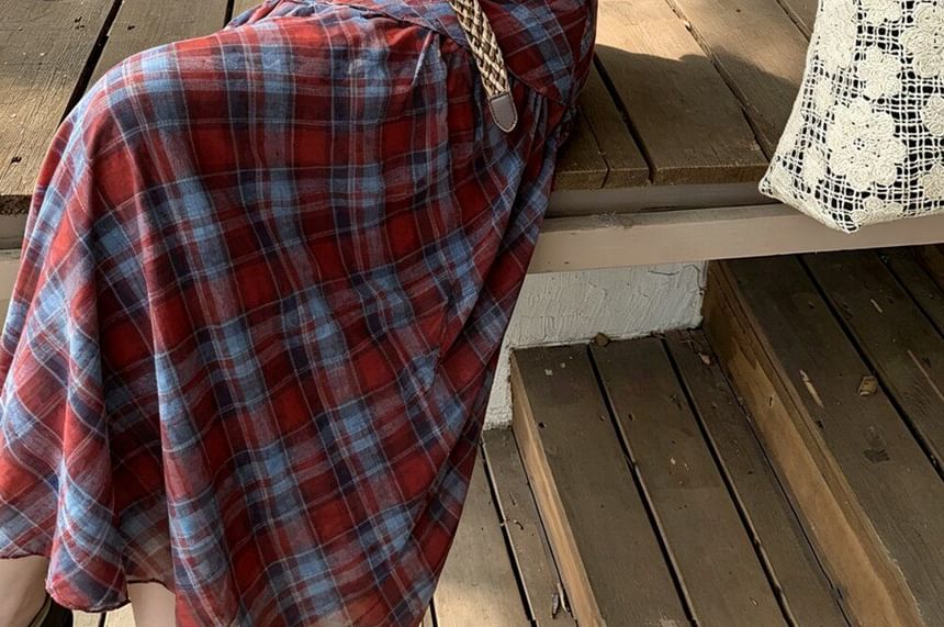 Set: Scoop Neck Plain Crop Camisole Top + High Waist Plaid Maxi A-Line Skirt