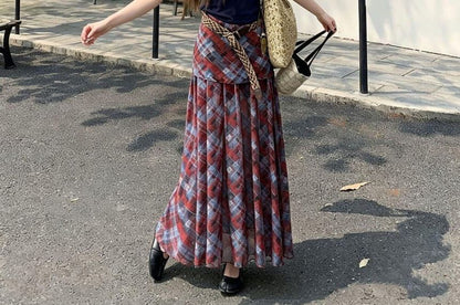 Set: Scoop Neck Plain Crop Camisole Top + High Waist Plaid Maxi A-Line Skirt