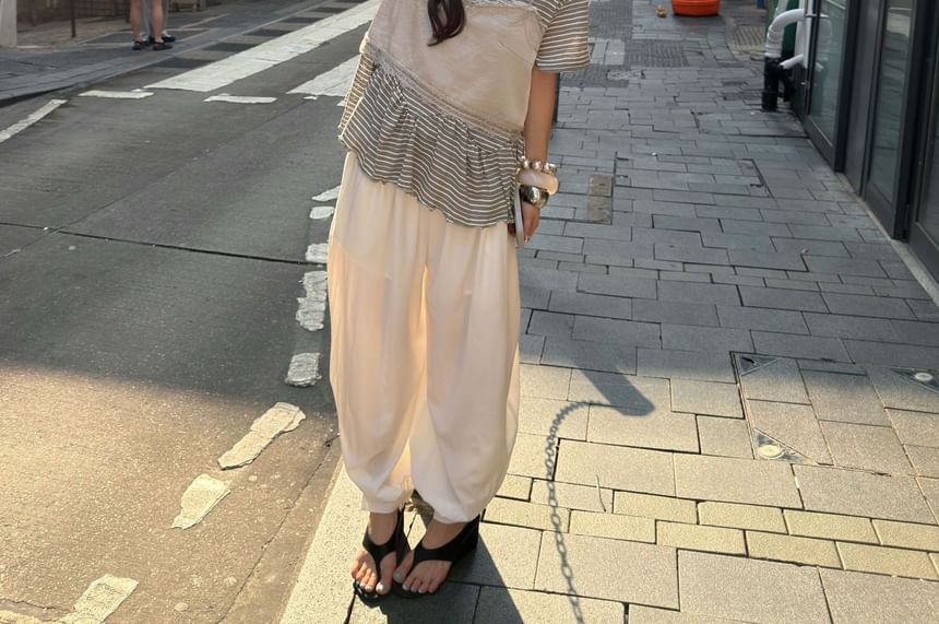 Set: Short-Sleeve Striped T-Shirt + Lace Trim Camisole Top