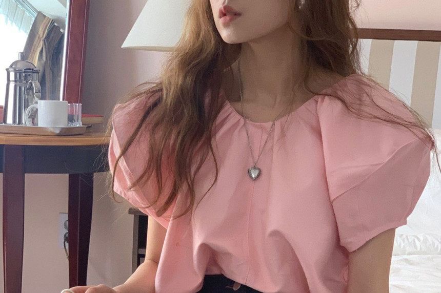 Scoop Neck Ruched Top Short Sleeve Style