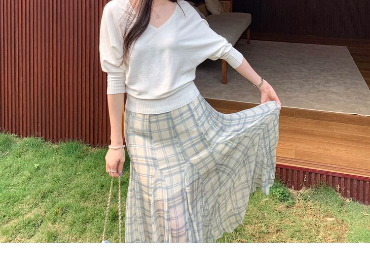 V-Neck Knit Top, 3/4 Sleeve