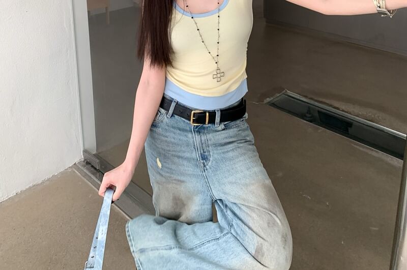 Two-Tone Scoop Neck Crop Tank Mock Layer
