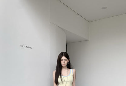 Two-Tone Scoop Neck Crop Tank Mock Layer
