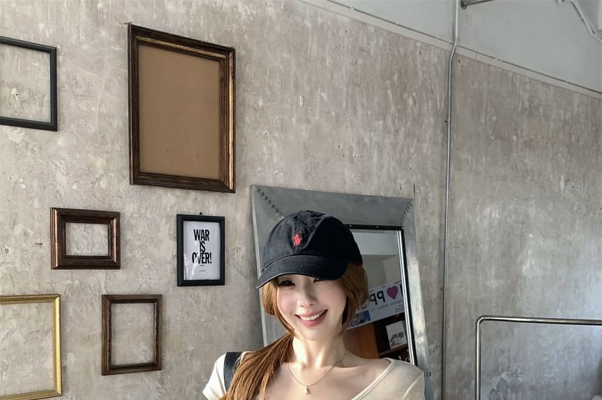 Sheer V-Neck Short-Sleeve Slim T-Shirt