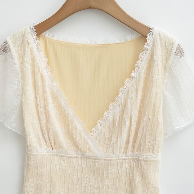 Lace Overlay V-Neck Short Sleeve Top