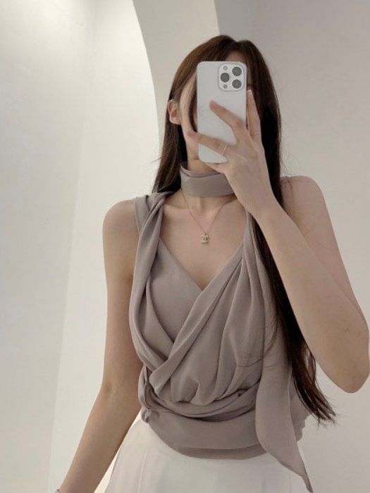 V-Neck Plain Ruched Cropped Tank Top