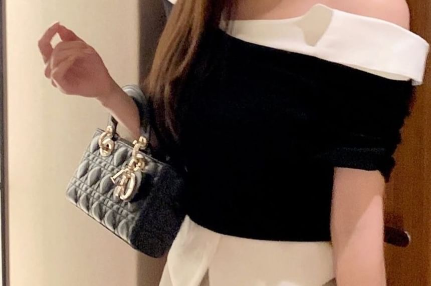 Short-Sleeve Off-Shoulder Two-Tone Ruched Blouse