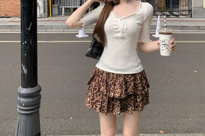 Short-Sleeve V-Neck Plain Crop Knit Top