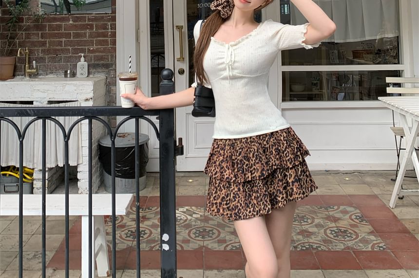 Short-Sleeve V-Neck Plain Crop Knit Top