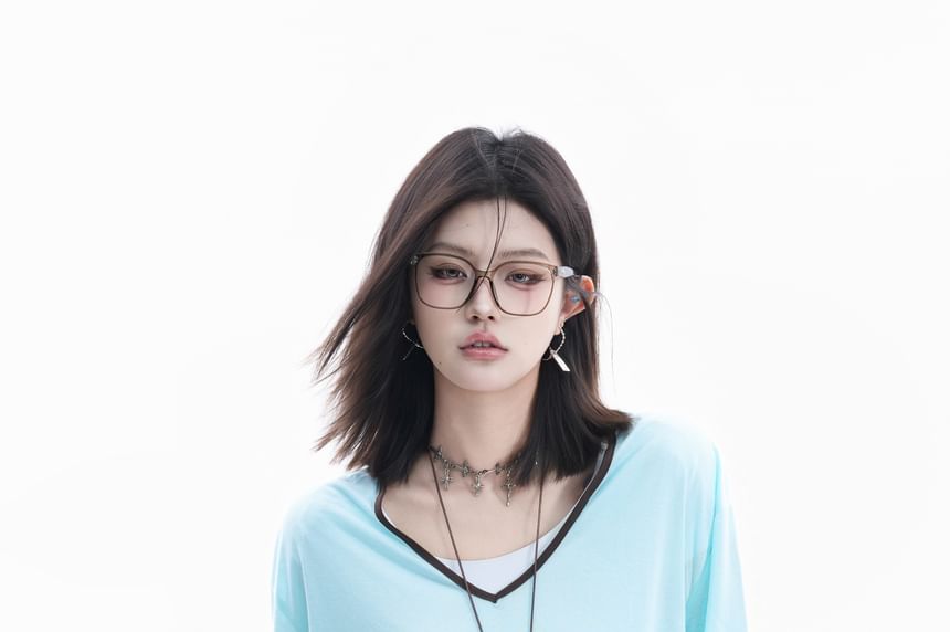Long-Sleeve V-Neck Contrast Trim T-Shirt