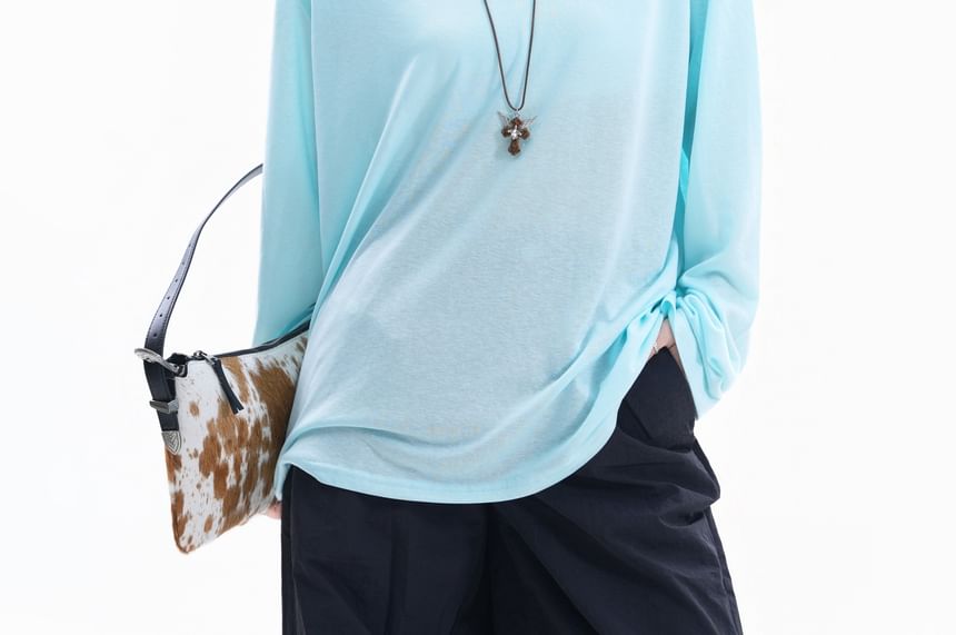 Long-Sleeve V-Neck Contrast Trim T-Shirt