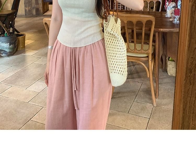Scoop Neck Slim Fit T-Shirt with Short Sleeves