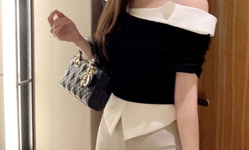 Two-Tone Off-Shoulder Ruched Blouse with Short Sleeves