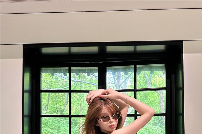 Sleeveless Lace-Up Plain Crop Top / Low Waist Hot Pants