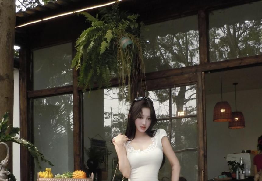 Cap-Sleeve Lace Crop Top & Elastic Waist Sweatpants