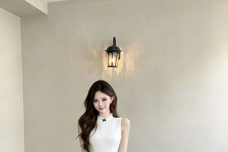 Sleeveless Mock Neck Plain Bow Ruffle Top / High Waist Plain Mini A-Line Balloon Skirt