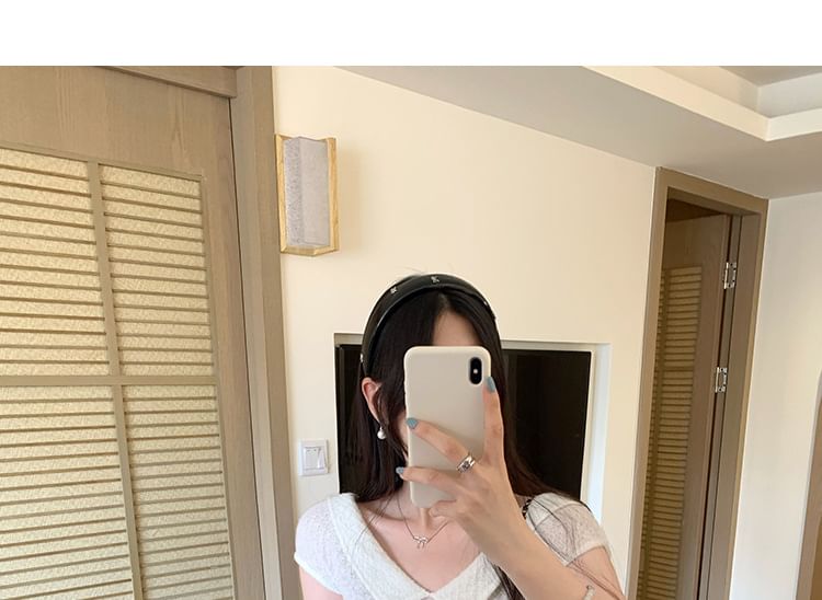 Textured Knit Top with Collar and Short Sleeves