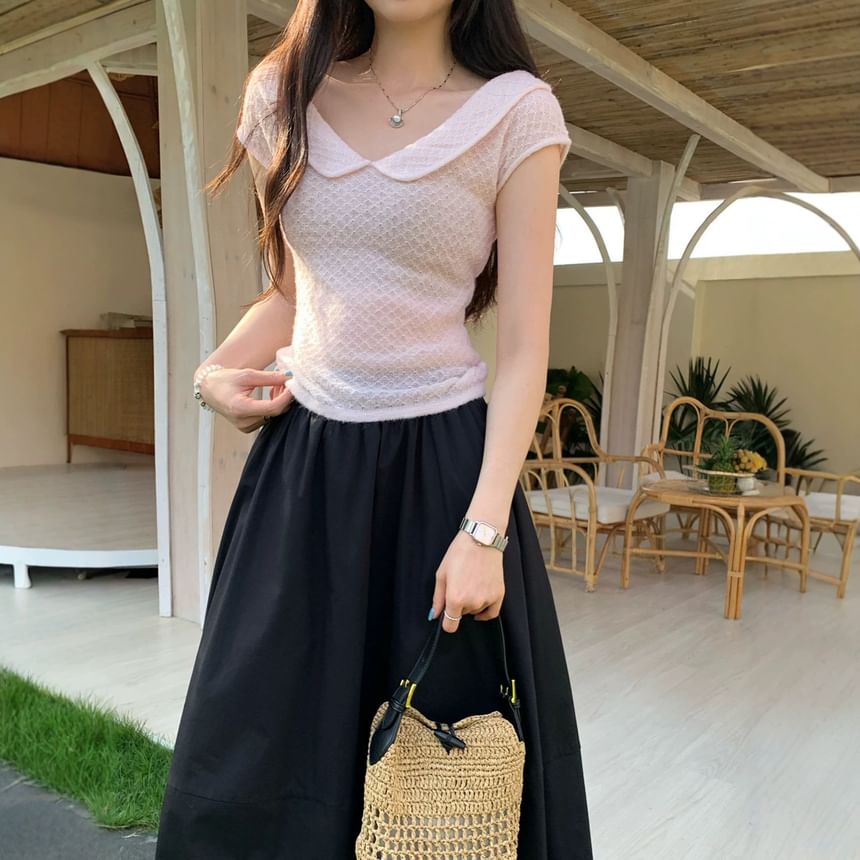Textured Knit Top with Collar and Short Sleeves