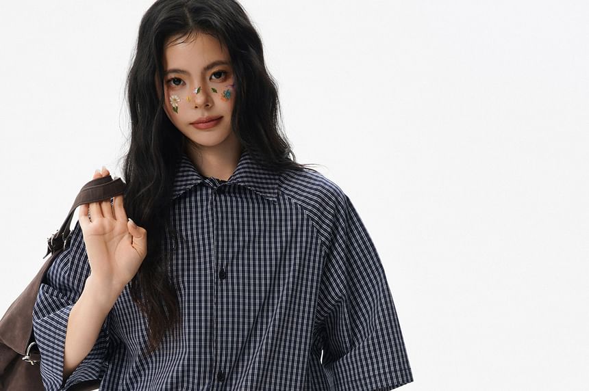 Oversized Plaid Button-Up Shirt Short Sleeve