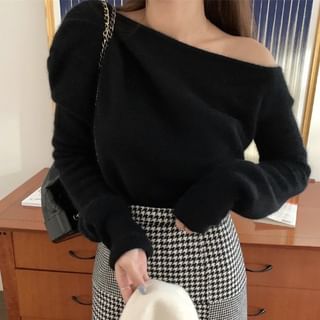 One-Shoulder Plain Sweater