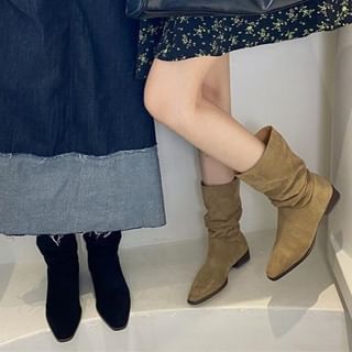 Wide-Calf Pointy Toe Short Boots