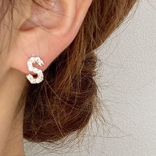 Rhinestone Lettering Ear Stud