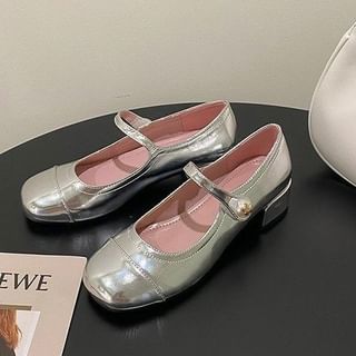 Mary-Jane-Pumps mit klobigem Absatz und Kunstperlen-Akzent