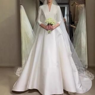 3/4-Sleeve V-Neck Plain A-Line Wedding Dress