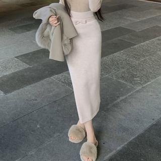 Long Sleeve V-Neck Plain Knit Top / High Rise Plain Bow Maxi Pencil Skirt