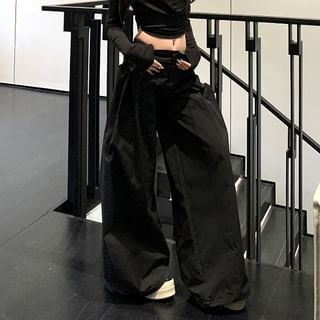 Long-Sleeve Collar Plain Cropped Tee / Low Rise Inverted Pleated Wide Leg Pants