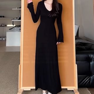 Flared Sleeve V Neck Plain Sheath Maxi Dress