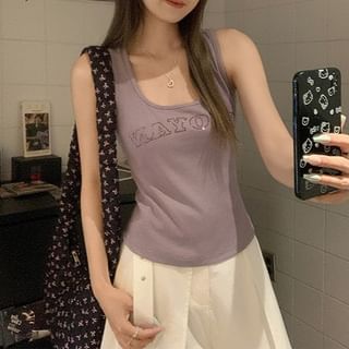 Scoop Neck Lettering Slim Fit Tank Top