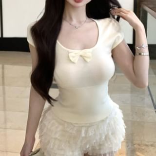 Short Sleeve Scoop Neck Plain Bow Tee / High Waist Plain Tiered Lace Shorts