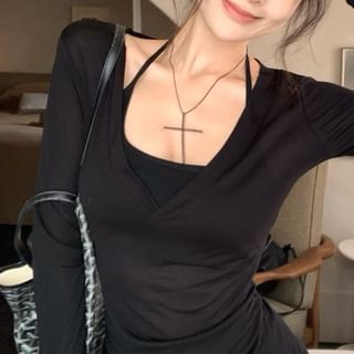 Long-Sleeve V-Neck Plain Tee / Scoop Neck Halter Top