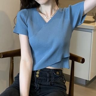 Short-Sleeve V-Neck Plain Asymmetrical Ribbed Crop Tee